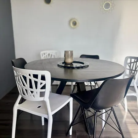 T3 Lumineux - Terrasse- Proche Des Grands Buffets Appartement Narbonne