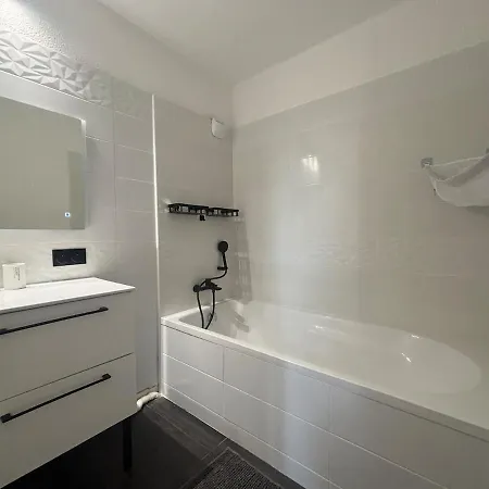T3 Lumineux - Terrasse- Proche Des Grands Buffets Apartman